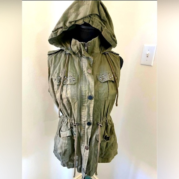 Forever 21 Jackets & Blazers - Forever 21 Khaki Hoodie Pull-String Vest with Metal Studs, Great w Tights